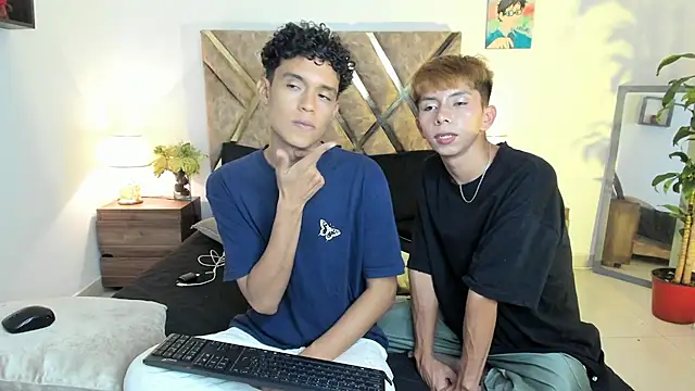 Snapshot of nickolas_moon chatting on November 28, 7:47 pm nickolas moon online show from November 28, 7:47 pm