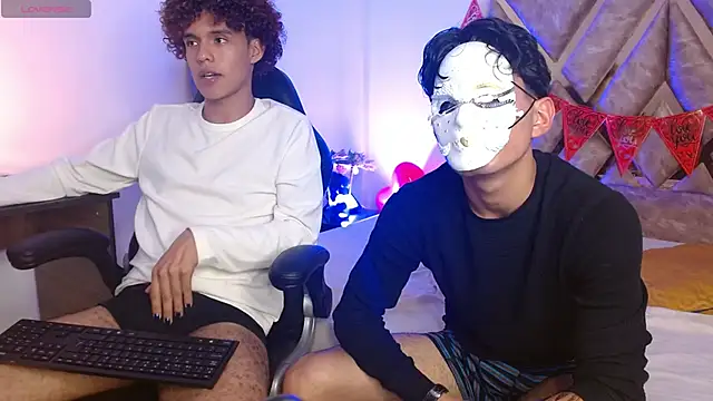 Snapshot of nickolas_moon chatting on February 18, 12:05 am nickolas moon online show from February 18, 12:05 am