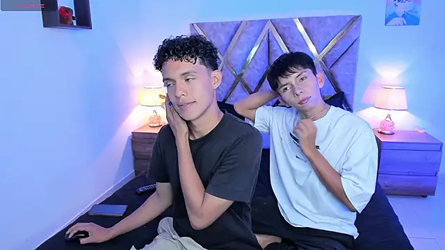 Snapshot of nickolas_moon chatting on September 27, 9:32 pm nickolas moon online show from September 27, 9:32 pm