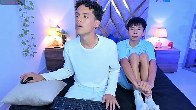 Snapshot of nickolas_moon chatting on October 3, 12:58 am nickolas moon online show from October 3, 12:58 am