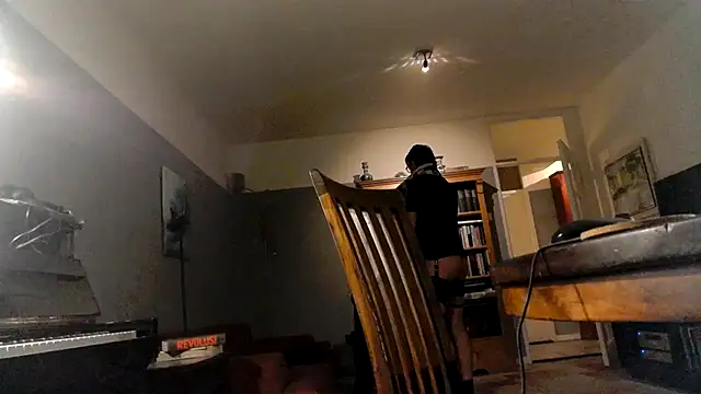 Snapshot of RolfS chatting on November 28, 2:45 am RolfS online show from November 28, 2:45 am