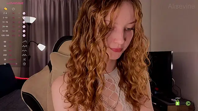 Snapshot of AliseVine chatting on September 20, 6:35 pm AliseVine online show from September 20, 6:35 pm