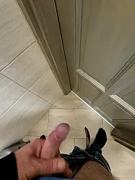 Snapshot of kisbiro77777 chatting on November 15, 7:56 am kisbiro77777 online show from November 15, 7:56 am