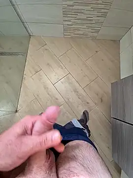 Snapshot of kisbiro77777 chatting on September 16, 7:31 am kisbiro77777 online show from September 16, 7:31 am