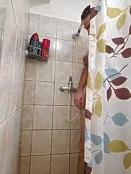 Snapshot of kisbiro77777 chatting on December 5, 6:39 pm kisbiro77777 online show from December 5, 6:39 pm