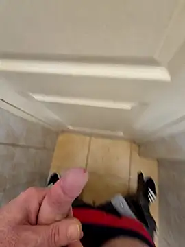 Snapshot of kisbiro77777 chatting on November 29, 12:49 pm kisbiro77777 online show from November 29, 12:49 pm