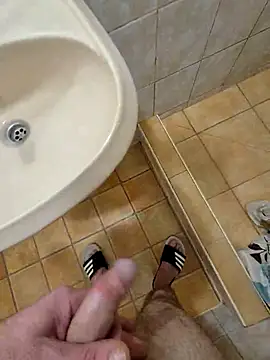 Snapshot of kisbiro77777 chatting on November 27, 5:35 pm kisbiro77777 online show from November 27, 5:35 pm