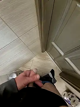 Snapshot of kisbiro77777 chatting on September 30, 9:59 am kisbiro77777 online show from September 30, 9:59 am