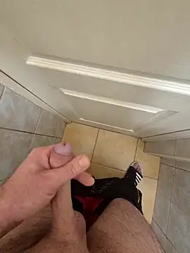 Snapshot of kisbiro77777 chatting on October 26, 4:02 am kisbiro77777 online show from October 26, 4:02 am