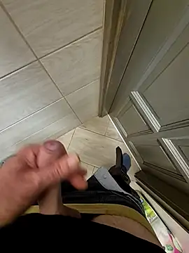 Snapshot of kisbiro77777 chatting on September 9, 8:46 am kisbiro77777 online show from September 9, 8:46 am