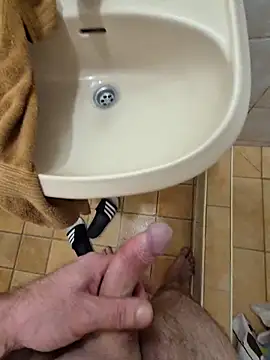 Snapshot of kisbiro77777 chatting on November 5, 5:16 pm kisbiro77777 online show from November 5, 5:16 pm