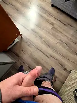 Snapshot of kisbiro77777 chatting on November 19, 8:47 am kisbiro77777 online show from November 19, 8:47 am