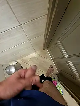 Snapshot of kisbiro77777 chatting on September 21, 7:02 am kisbiro77777 online show from September 21, 7:02 am