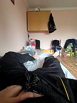 Snapshot of kisbiro77777 chatting on November 30, 10:38 am kisbiro77777 online show from November 30, 10:38 am