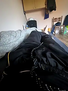 Snapshot of kisbiro77777 chatting on October 18, 3:58 pm kisbiro77777 online show from October 18, 3:58 pm