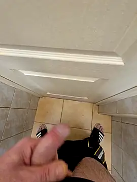 Snapshot of kisbiro77777 chatting on December 14, 4:34 pm kisbiro77777 online show from December 14, 4:34 pm