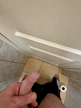 Snapshot of kisbiro77777 chatting on October 24, 7:02 pm kisbiro77777 online show from October 24, 7:02 pm