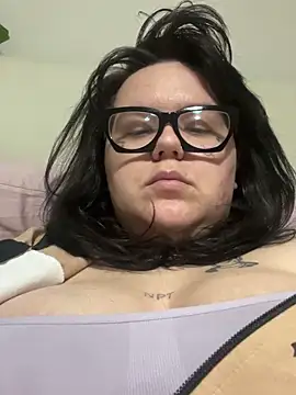 Snapshot of SharonSharpblade chatting on January 25, 4:13 pm SharonSharpblade online show from January 25, 4:13 pm