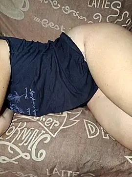 Snapshot of ZeFFirky chatting on December 2, 12:58 am ZeFFirky online show from December 2, 12:58 am