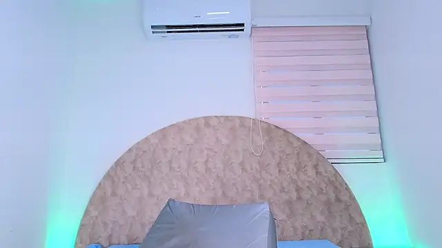 Snapshot of anisha_x chatting on June 24, 7:22 pm anisha x online show from June 24, 7:22 pm