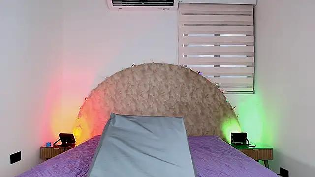 anisha x online show from December 1, 7:15 pm