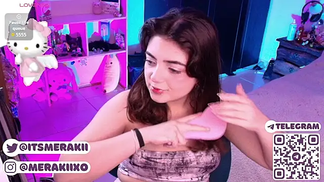 Snapshot of meraki_fraise chatting on May 12, 8:15 pm meraki fraise online show from May 12, 8:15 pm