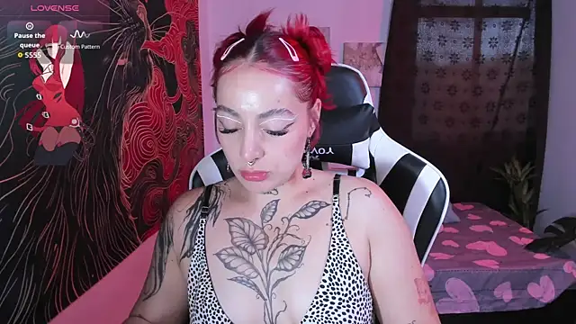annika taylor online show from July 16, 11:02 pm