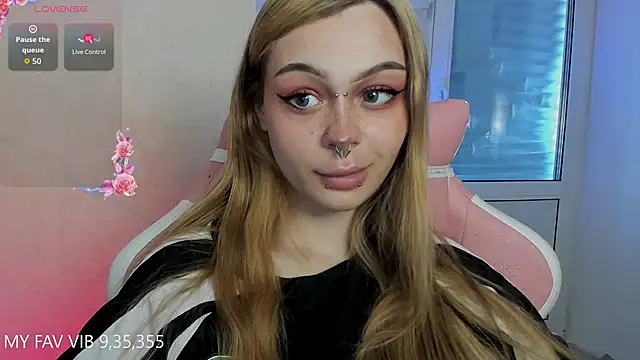 shy melony online show from April 19, 11:11 am