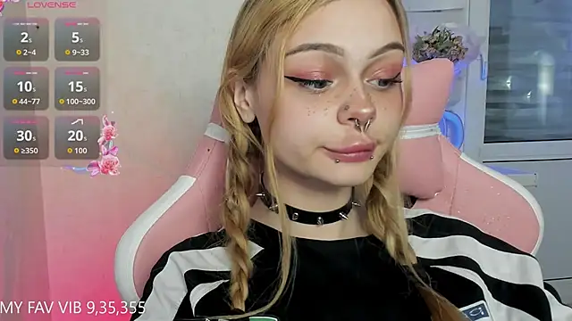 shy melony online show from April 18, 7:07 pm