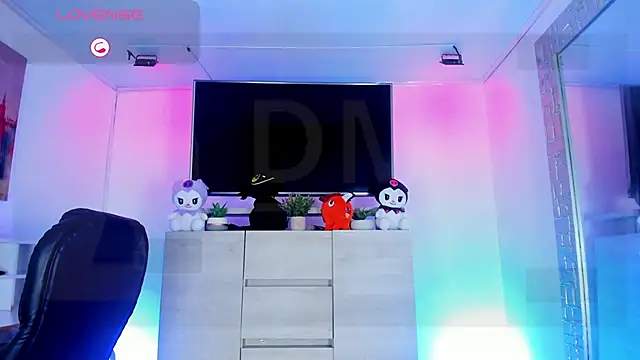 Snapshot of Palmer-Foster chatting on November 24, 9:15 pm Palmer-Foster online show from November 24, 9:15 pm