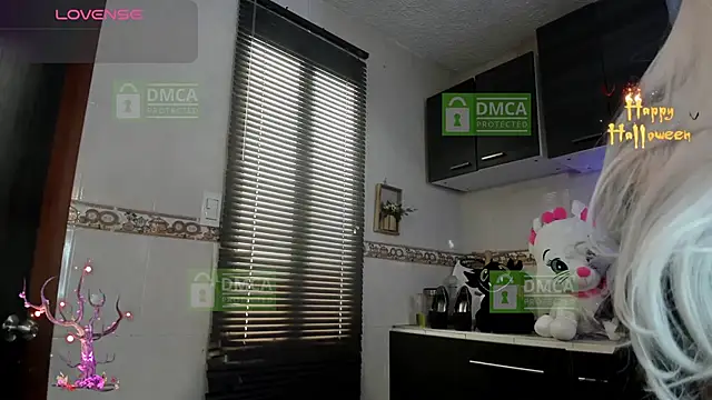 Snapshot of Palmer-Foster chatting on October 24, 9:03 pm Palmer-Foster online show from October 24, 9:03 pm