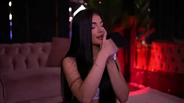 RaisaKali online show from January 14, 6:00 pm