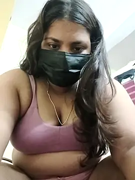Hotmilfxox online show from May 8, 7:45 am