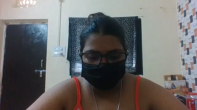 Hotmilfxox online show from June 7, 6:07 am