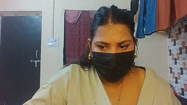 Hotmilfxox online show from July 4, 7:48 am