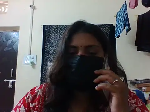 Hotmilfxox online show from May 17, 7:19 am