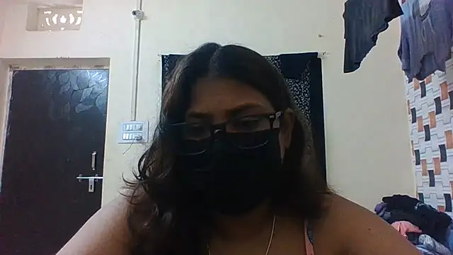 Hotmilfxox online show from June 21, 7:14 am