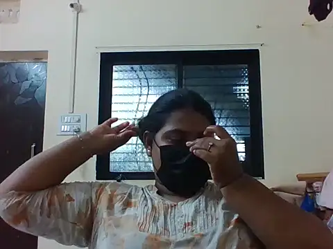 Hotmilfxox online show from May 26, 10:13 am