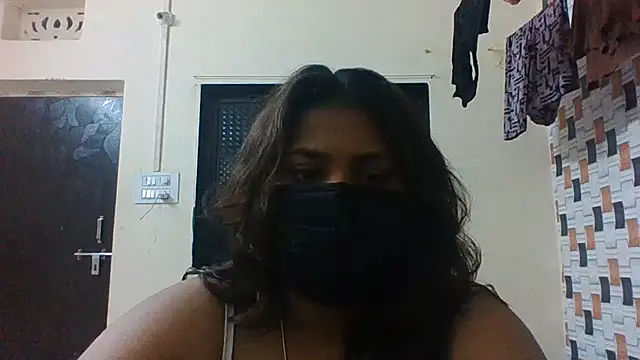 Hotmilfxox online show from June 24, 2:37 pm