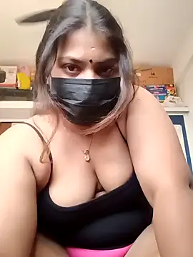 Hotmilfxox online show from January 4, 7:34 am