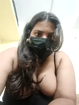 Hotmilfxox online show from May 6, 6:23 pm