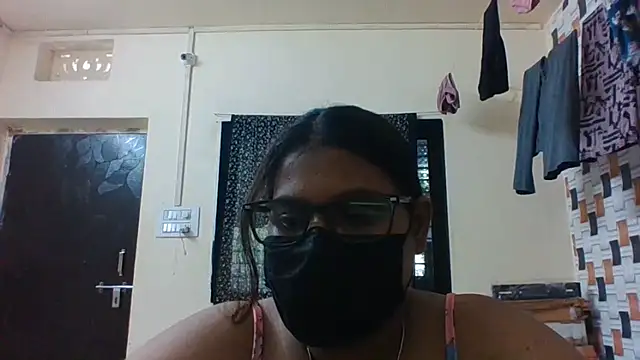 Hotmilfxox online show from June 3, 8:59 am