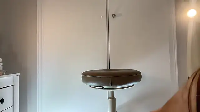 SweetTits26 online show from March 13, 4:27 am