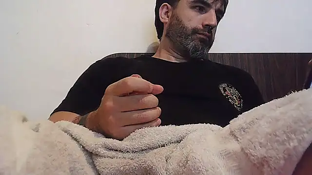 Snapshot of ozzypsico13 chatting on November 22, 4:44 am ozzypsico13 online show from November 22, 4:44 am