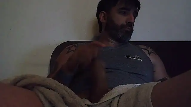 ozzypsico13 online show from December 16, 1:43 am