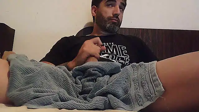 Snapshot of ozzypsico13 chatting on September 21, 3:22 am ozzypsico13 online show from September 21, 3:22 am