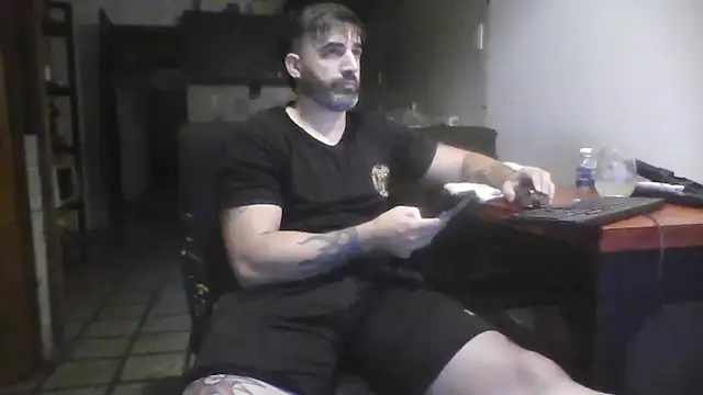 Snapshot of ozzypsico13 chatting on November 29, 10:21 pm ozzypsico13 online show from November 29, 10:21 pm