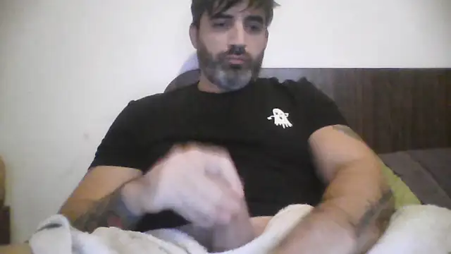 Snapshot of ozzypsico13 chatting on June 1, 3:07 am ozzypsico13 online show from June 1, 3:07 am