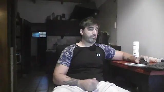 ozzypsico13 online show from April 10, 9:22 pm