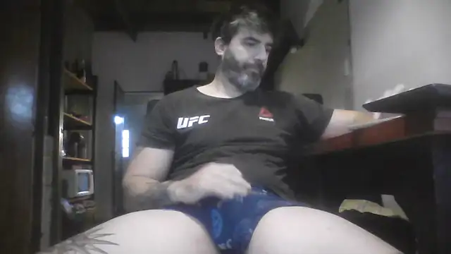 Snapshot of ozzypsico13 chatting on June 6, 1:49 pm ozzypsico13 online show from June 6, 1:49 pm
